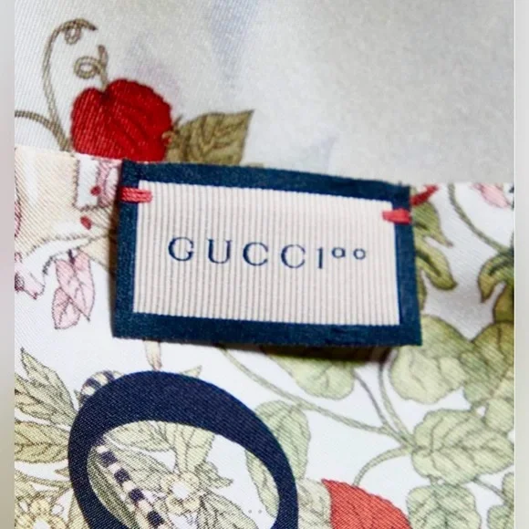 GUCCI 100 Year Limited Edition Silk Scarf Full inclusion Collector’s Piece - Picture 12 of 14